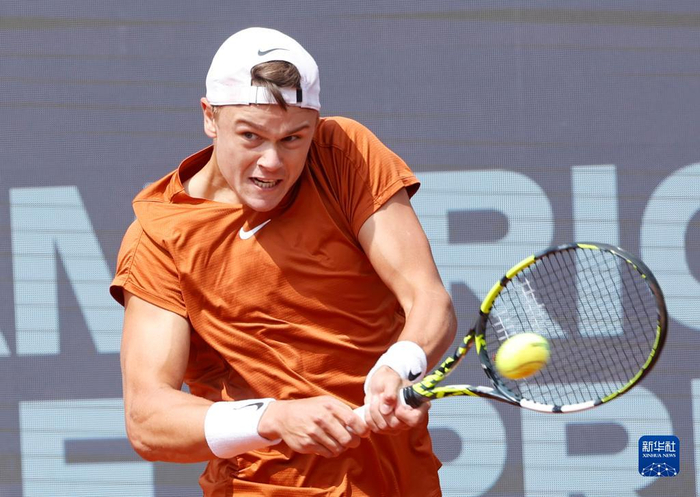 而是双方在 而是双方在