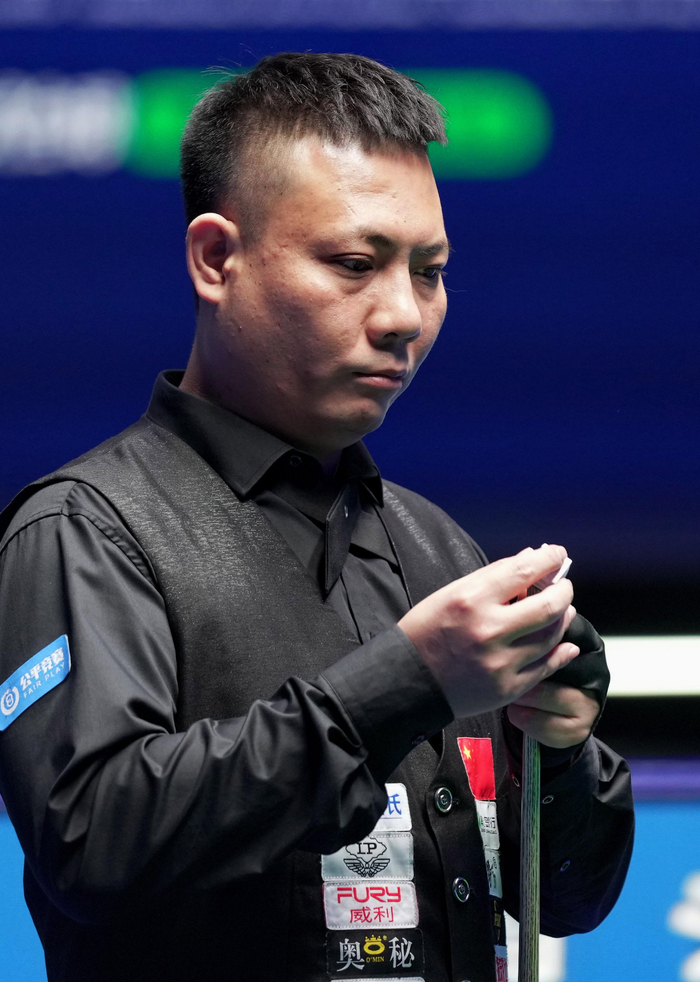 身材高大且 身材高大且